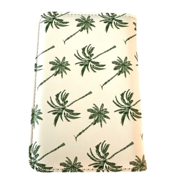 Anthropologie Frasier Sterling Passport Case Vacay Edition Green Palm Print NWT - Picture 4 of 6